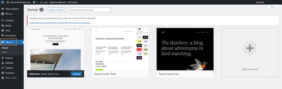 Teemat löytyvät vasemman sivupalkin valikosta ulkoasu-kohdan alta.